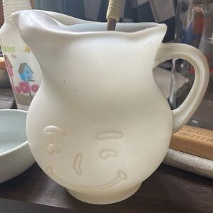 1980’s Kool-aid Man Smiling Face White 2quart plastic Pitcher